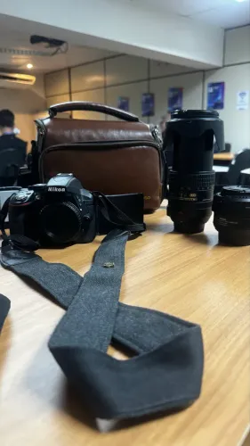 Kit Nikon D5300 + Lente 35mm f/1.8 + Lente 18-200mm VR + Bolsa DOMISO e Acessórios