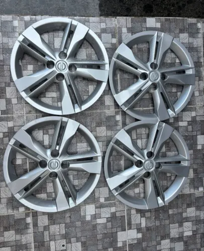 Vendo jogo de calotas Nissan Kikcs Play 25/25