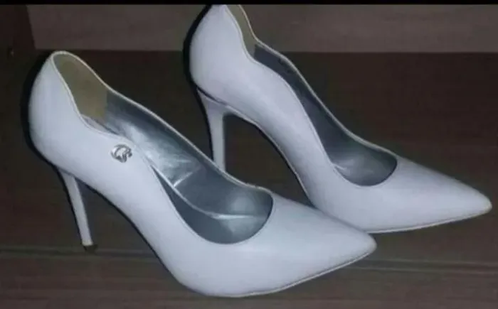 Vende-se Sapato Carmen Steffens 