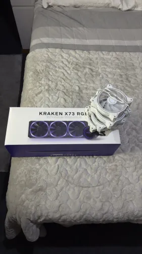 NZXT Kraken X73 RGB + 7 Fans RGB (Tryx + Cooler Master Halo 120mm)