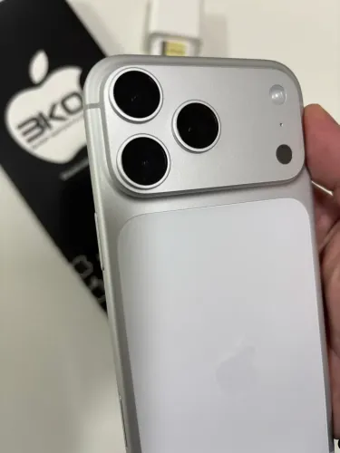 iPhone 17 Pro Max 256Gb Silver impecável / 180 Dias Garantia / Loja Física 