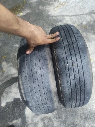 Par de pneus zerados