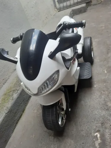 Moto infantil elétrica