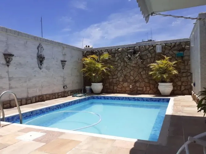 BS IMOBILIÁRIA VENDE Excelente Cobertura Duplex, totalmente indevassada e montadacom 4 vag