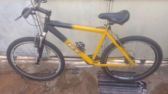 Bicicleta GT aro 26 alumínio