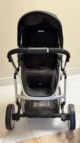 Carrinho de bebê Infanti (novíssimo!)