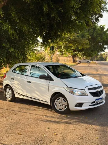 Chevrolet Onix JOY Hatch 1.0 8V Flex Mec. 4P 2019