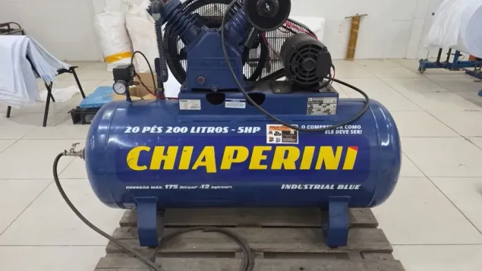 COMPRESSOR DE AR CHIAPERINI INDISTRIAL BLUE 20 PÉS 200 L 5HP