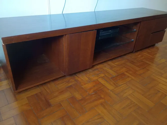 Rack para sala em Madeira Maciça - R$ 550