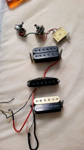 Captadores ibanez e Malagolli HH777