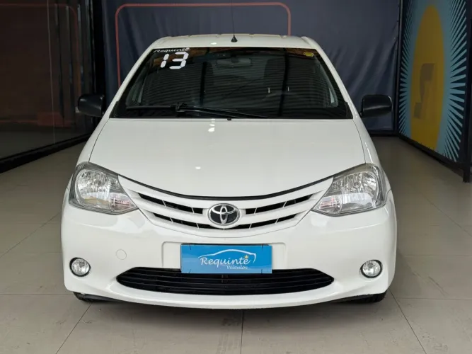 Toyota Etios X 1.3 Flex 16V 5P Mec. 2013
