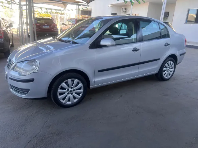 Volkswagen Polo Sedan 1.6 MI Total Flex 8V 4P 2010