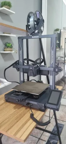 Impressora 3D de filamento Elegoo Neptune 4 Pro seminova (1 ano de uso leve)