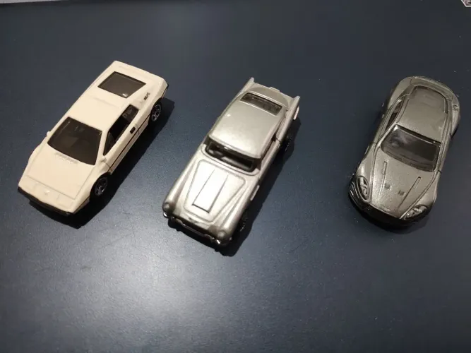 Set James Bond 007 Hotwheels