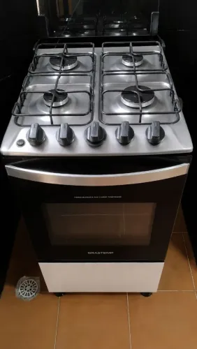 Fogão Brastemp 4 bocas - Usado por 1 ano! Excelente estado!