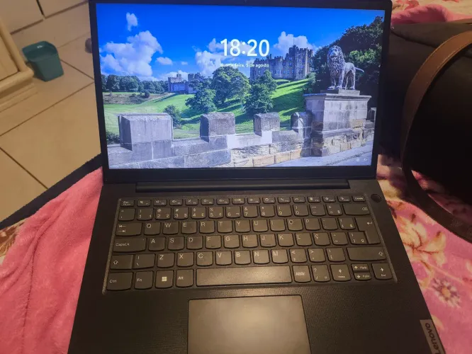 Notebook Lenovo V14 Intel Core I5-1235u 8gb 256gb Ssd Windows 11 pro