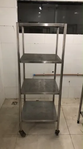 Prateleira inox cozinha industrial