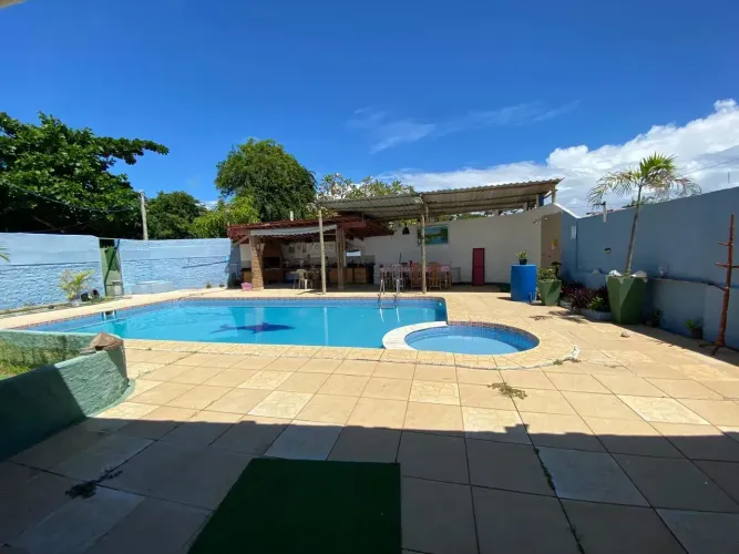 Imóvel para aluguel possui 374 metros quadrados com 7 quartos em Guaxuma - Maceió - AL