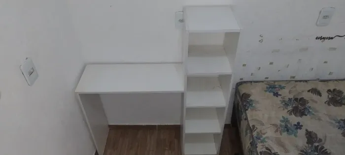 Mesa com nicho