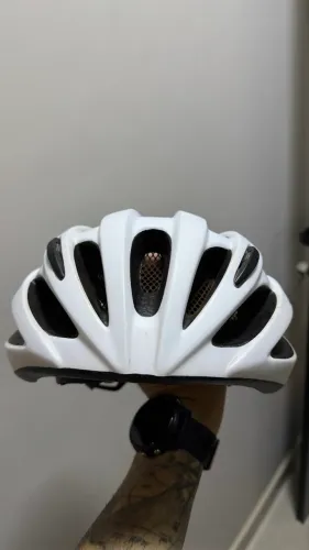 Capacete Giro Revel Branco M