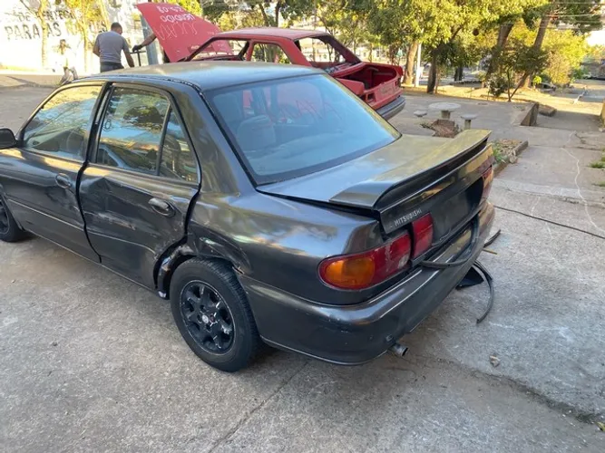 Mitsubishi Lancer  sucata para retirada de peças 