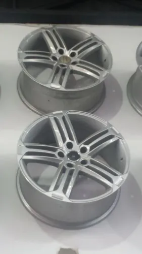 Roda aro 18 Volkswagen golf mk7 Prata 5x112 jogo concavo