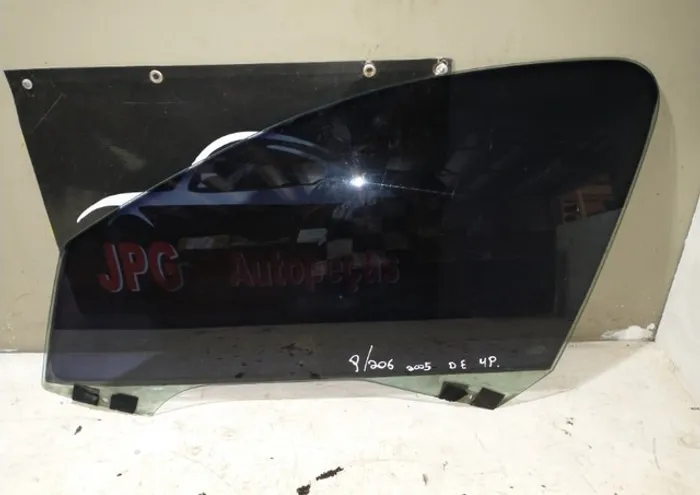 Vidro dianteiro esquerdo Peugeot 206 4p