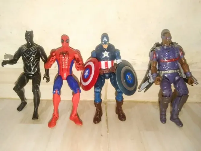 Kit Brinquedos Avengers Bonecos de Ação Marvel Os Vingadores Articuláveis SuperHero