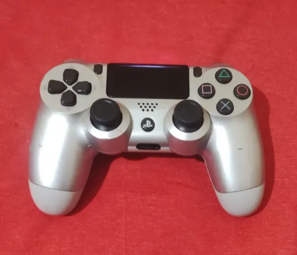 Controle Playstation 4 - Prata
