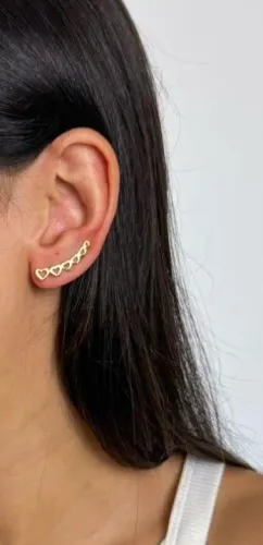 Brinco Ear Cuff Corações Dourado