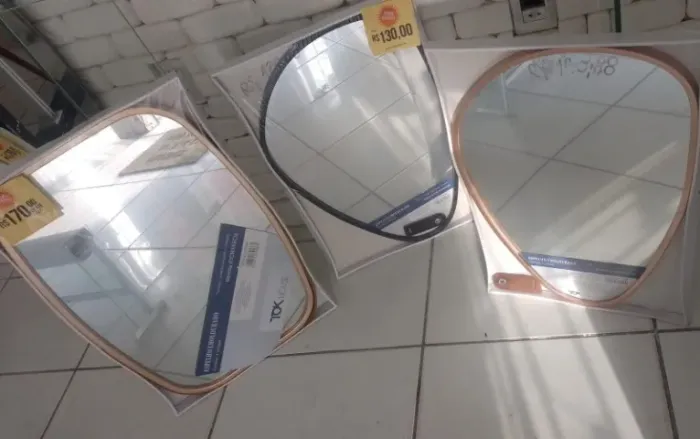 Espelhos orgânicos emoldurado