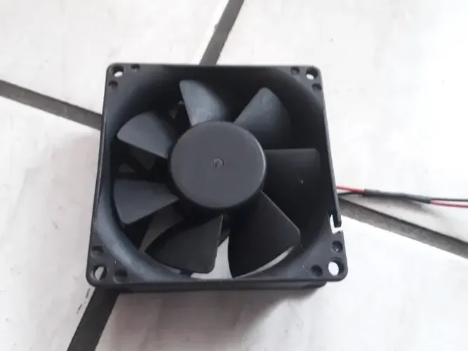 Ventoinha para PC e outras finalidades