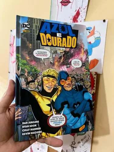 Azul e dourado panini capa dura nova