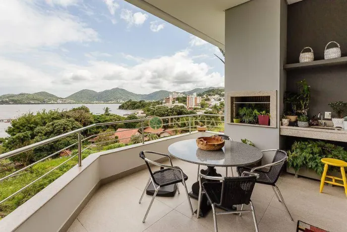 Casa em Condomínio Fechado com 4 quartos e vista Mar - À venda, no bairro João Paulo em Fl