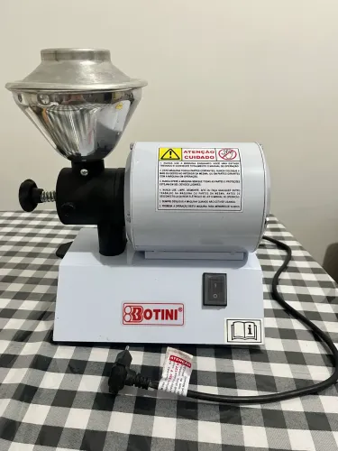 Moedor de café botini 