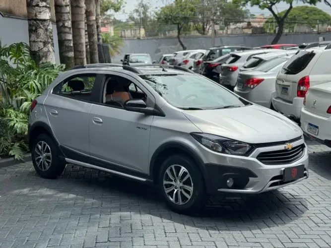 Chevrolet Onix Activ 1.4 8V Flex Mec. 4P 2017