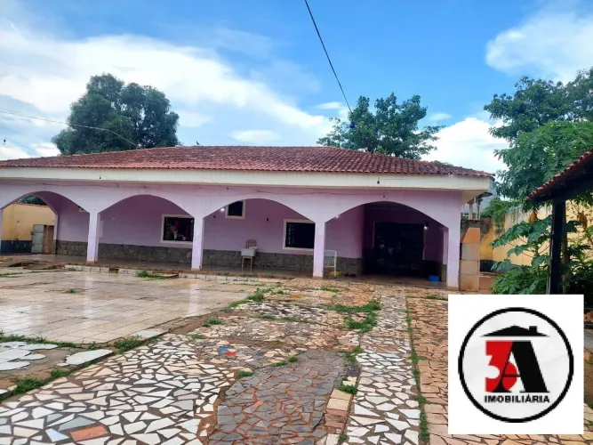 Casa a venda em excelente localização