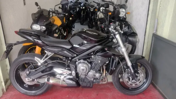 Triumph Street Triple 765 S 2018 preta impecavel com 24.000km e com garantia total