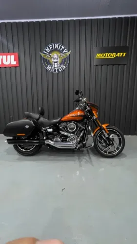 Harley Davidson Sport Glide 2020/2020 com apenas 16.800 km rodados 