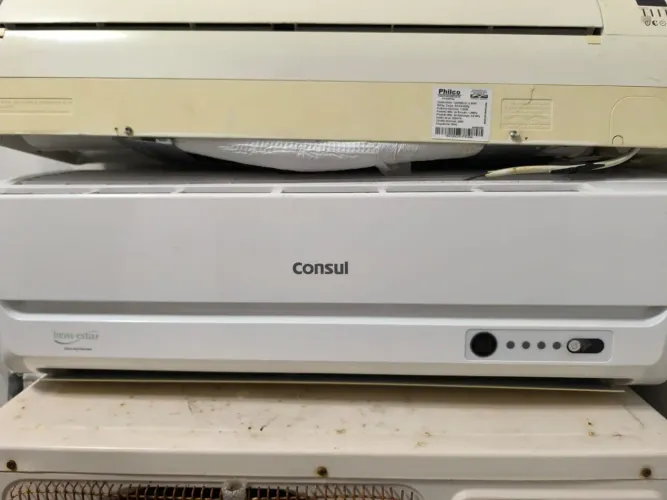 São dois ar condicionado 