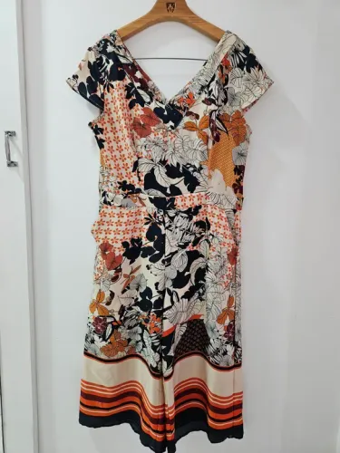 Macacão pantaucort estampado floral tam GG semi novo