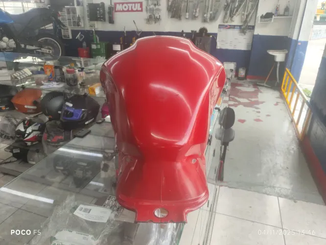 Tanque de moto CB 300 ano 2010 vermelho