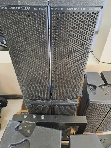 LINE ARRAY ATTACK VERSA 206A-8 caixas