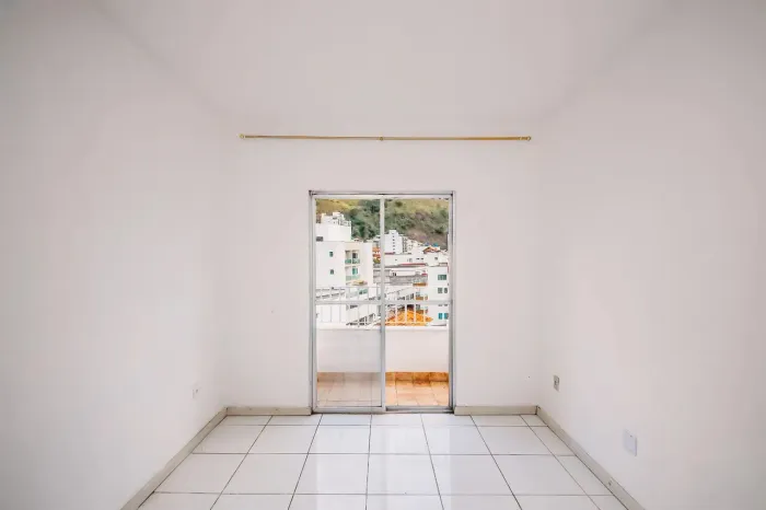 Apartamento com varanda e vista no Cascatinha para venda