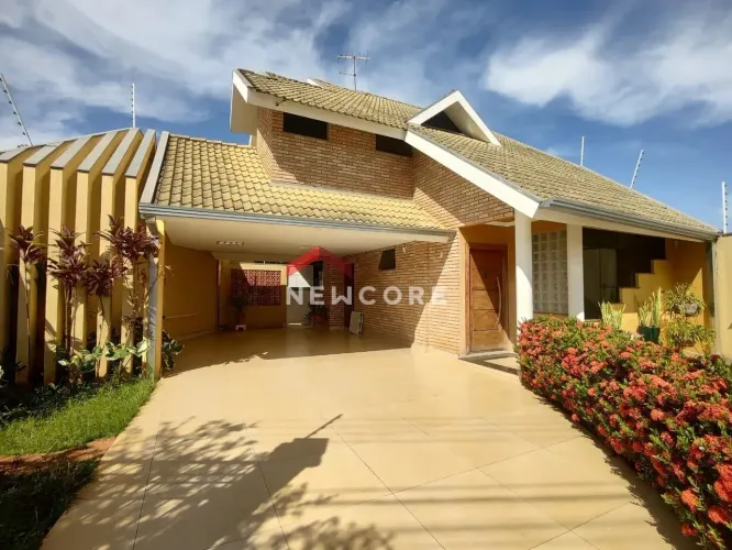 Casa em Rua Maestro Fumimasa Otani - Jardim Cidade Monções - Maringá/PR