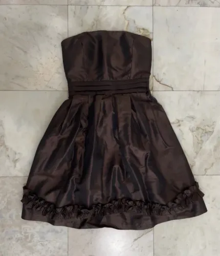 Vestido de festa marrom