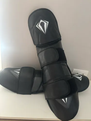 Caneleira Muay Thai