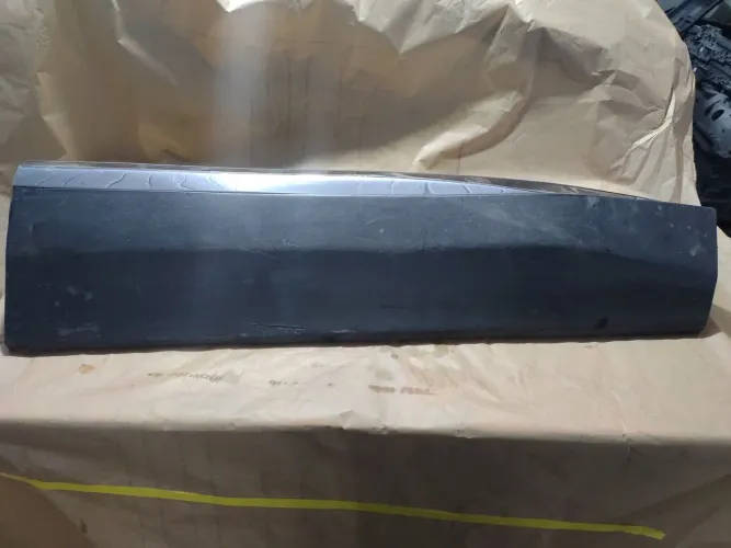 Moldura porta Peugeot 3008 2015 a 2018 dianteira direita