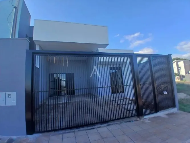 Casa com Piscina a venda no Jardim Pancera R$850.000,00