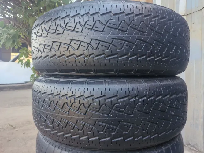 Par de pneus 255/65/18 Pirelli Scorpion